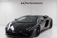 LAMBORGHINI AVENTADOR